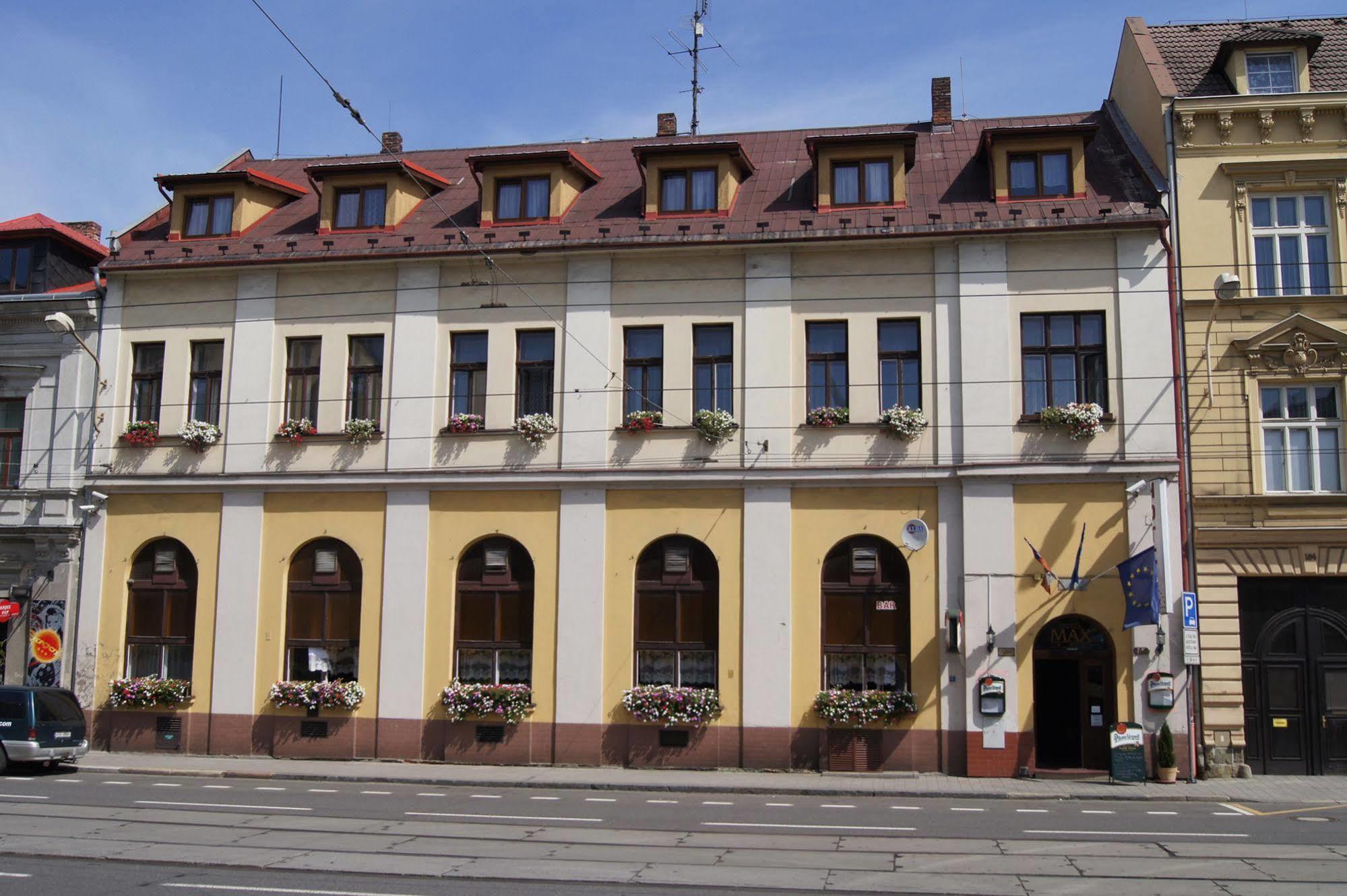 Hotel Max Simek Ostrava Kültér fotó